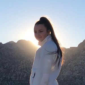 Meet your Posher, Caitlyn